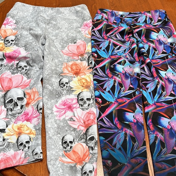 Two pair Evolution and Creation yoga pants. Skull is Medium. and Fish are small - Picture 4 of 4